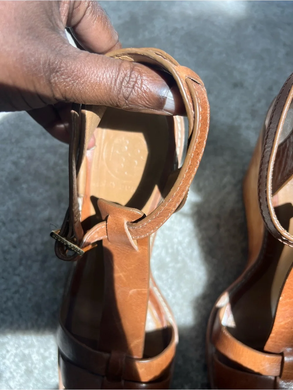 Tory Burch Brown Cognac Leather Wedge Sandals Wooden Heel Strappy Ankle Strap 9